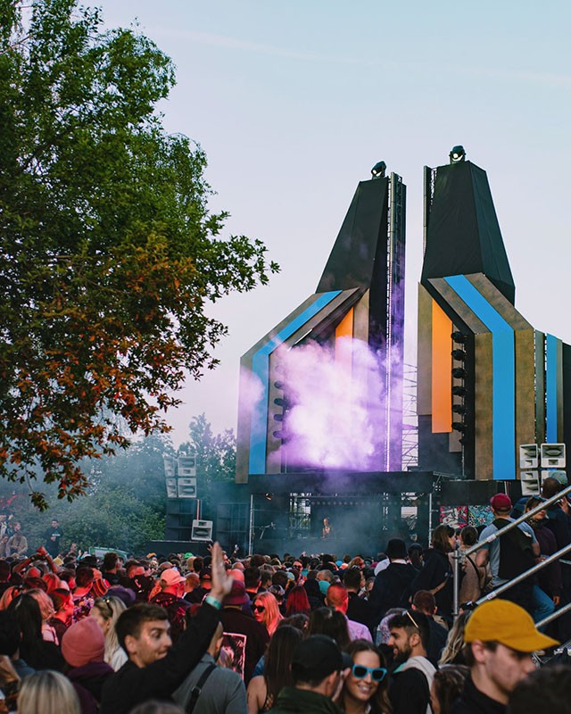 Distortion Ø Saturday Katzengold - Photo: Simon Lau